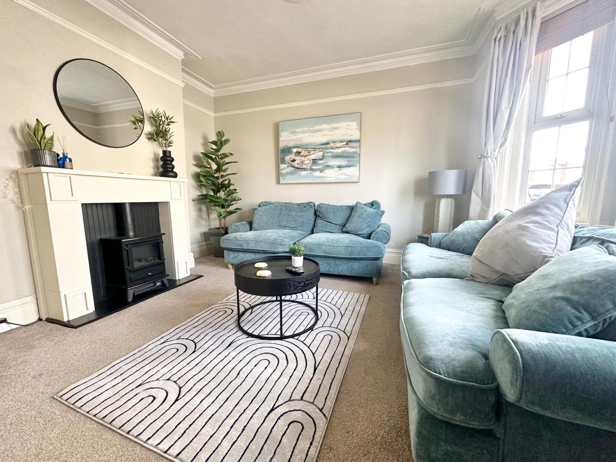 The Capstone Retreat - Beautiful Detached Family Home By Coastline Retreats, Arcade Machine, Parking, Bbq Bournemouth Exterior photo