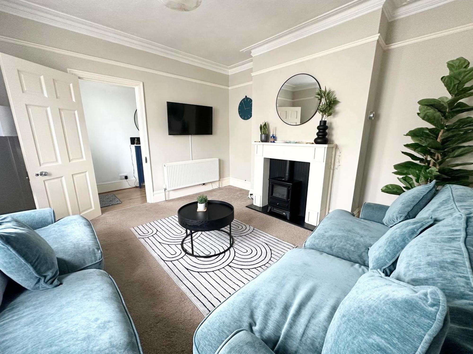 The Capstone Retreat - Beautiful Detached Family Home By Coastline Retreats, Arcade Machine, Parking, Bbq Bournemouth Exterior photo